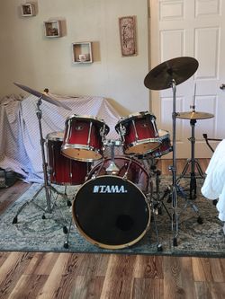 Tama Superstar Custom 5 piece complete kit