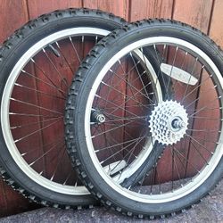 20-inch Bicycle Wheelset Tires, Inner Tubes and Gearset