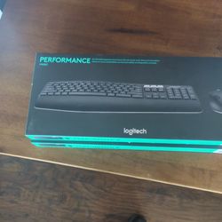 Logitech Performance Mk850 Wireless Keyboard & Mouse Combo