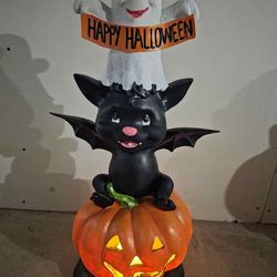 Light-Up Halloween Ghost, Bat, and Jack-O'-Lantern Totem