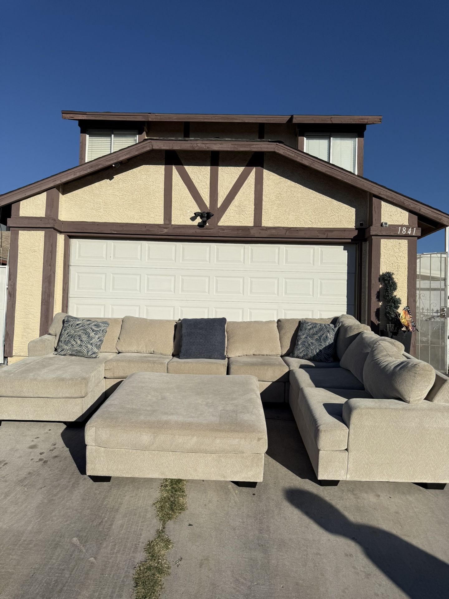 Amazing Couch Set!! OBO