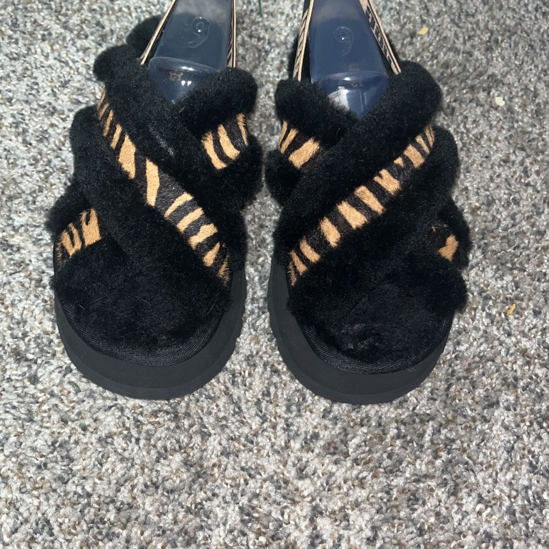 Ugg Slides Size 6