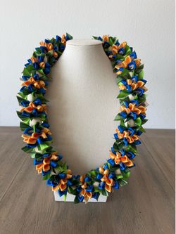 Royal blue and yellow graduation lei