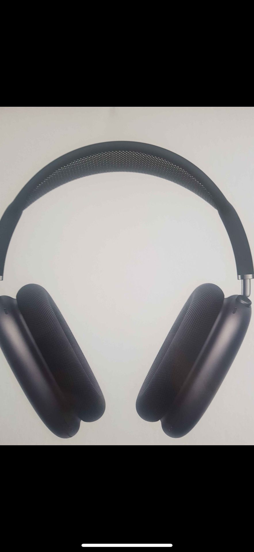 AirPod Maxes 