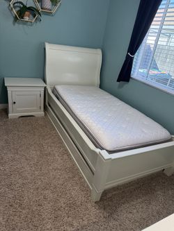 Pottery Barn Kids Furniture Set 