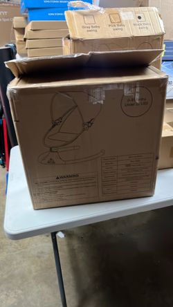 Electric baby swing