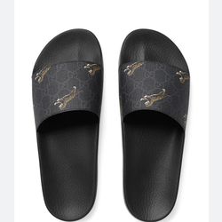 GUCCI GG SUPREME TIGERS SLIDE SANDAL