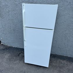 GE Refrigerator Fridge Freezer Energy Efficient Free Local Delivery/30 Day Warranty