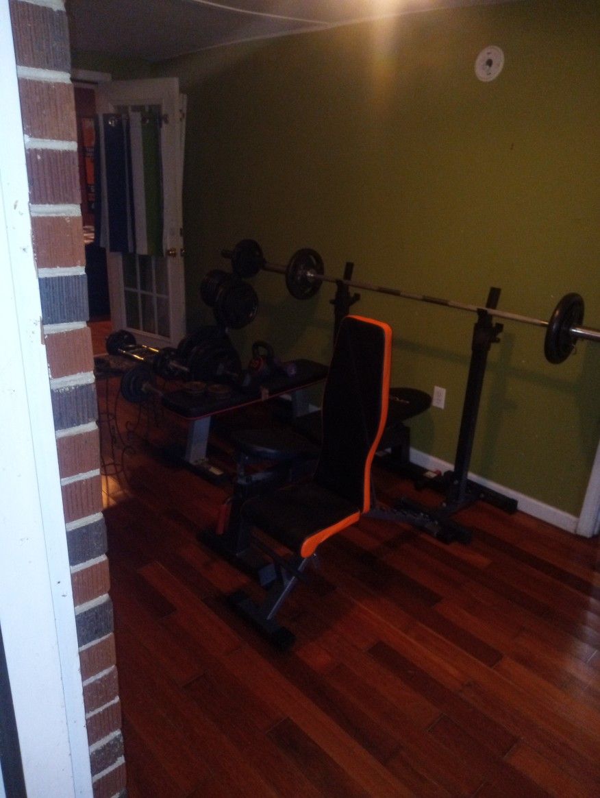 Bench Press, Free Weights Dumbbell 