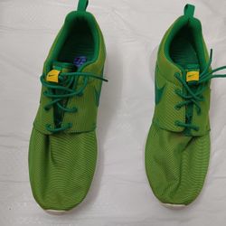 Nike Green Shoes Size 11.5