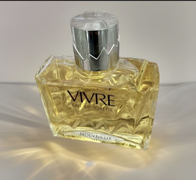 " VIVRE” by MOLYNEUX 125 ml ( 4.2 fl oz ) Edu De Toilette Splash Made in France 