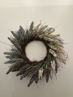 Decorative Green & White Floral Wreath – Farmhouse Décor