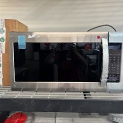 LG 2.0 cu. ft. Over-the-Range Microwave Oven with EasyClean