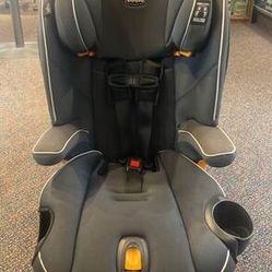 Chico MyFit Harness + Booster Car Seat