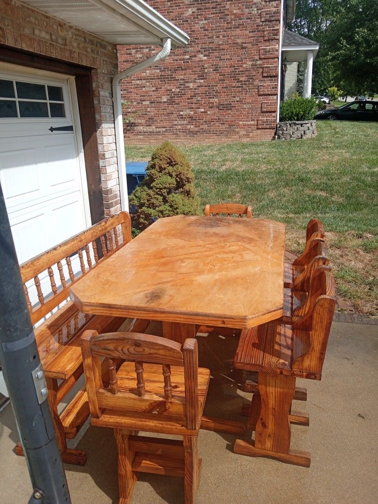 Outdoor Table W. Bench seat & Chairs