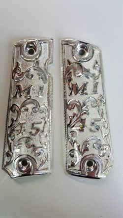 1911 grips/ Cachas