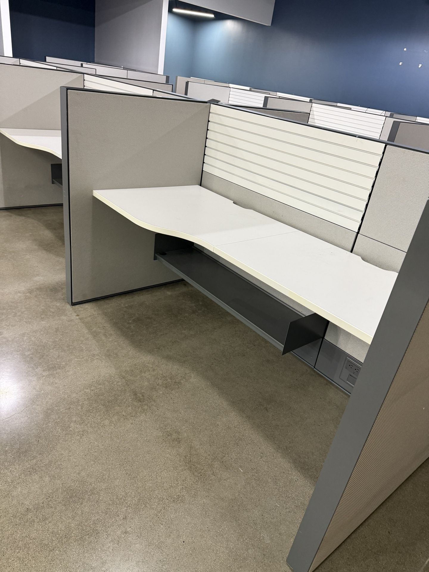Cubicles: 60 Cubicles