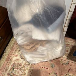 Bag Of Bath Towel , Place Matt , Bath Matt Clothes, Decorative Pillows… $0 Free Pick Up 