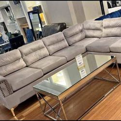 Brand New 🛋️Vouge Silver Sectional Couch 