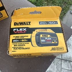  Look/-Dewalt 12 Amp Battery