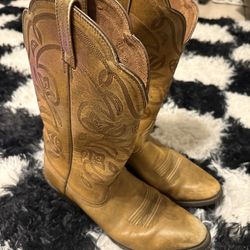 Women’s Ariat Western Boots- (8.5B)