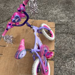 Disney toddlers bike for 2-4 y old kids (in Des Moines)