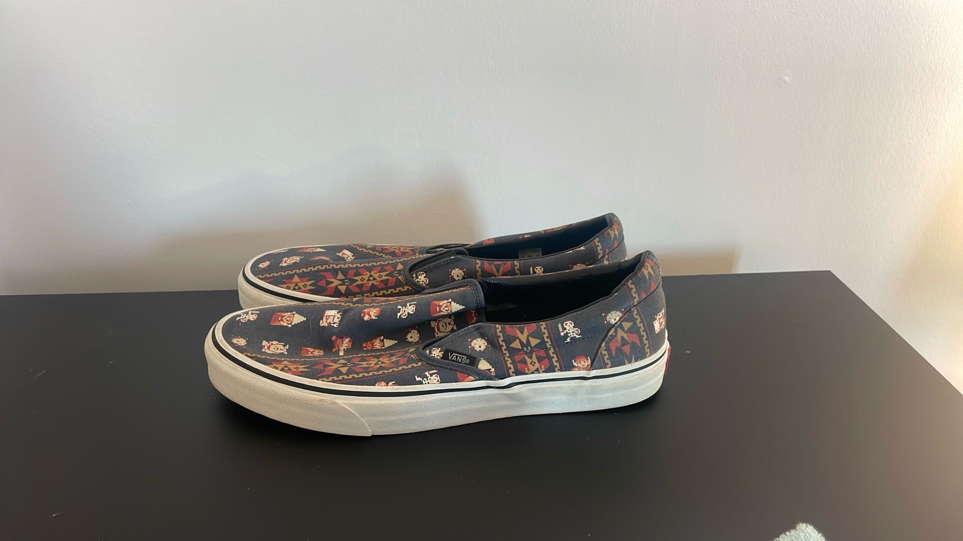 Vans Zelda 1 slipons M Size 12