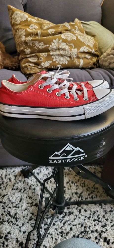 Red Converse Size 8