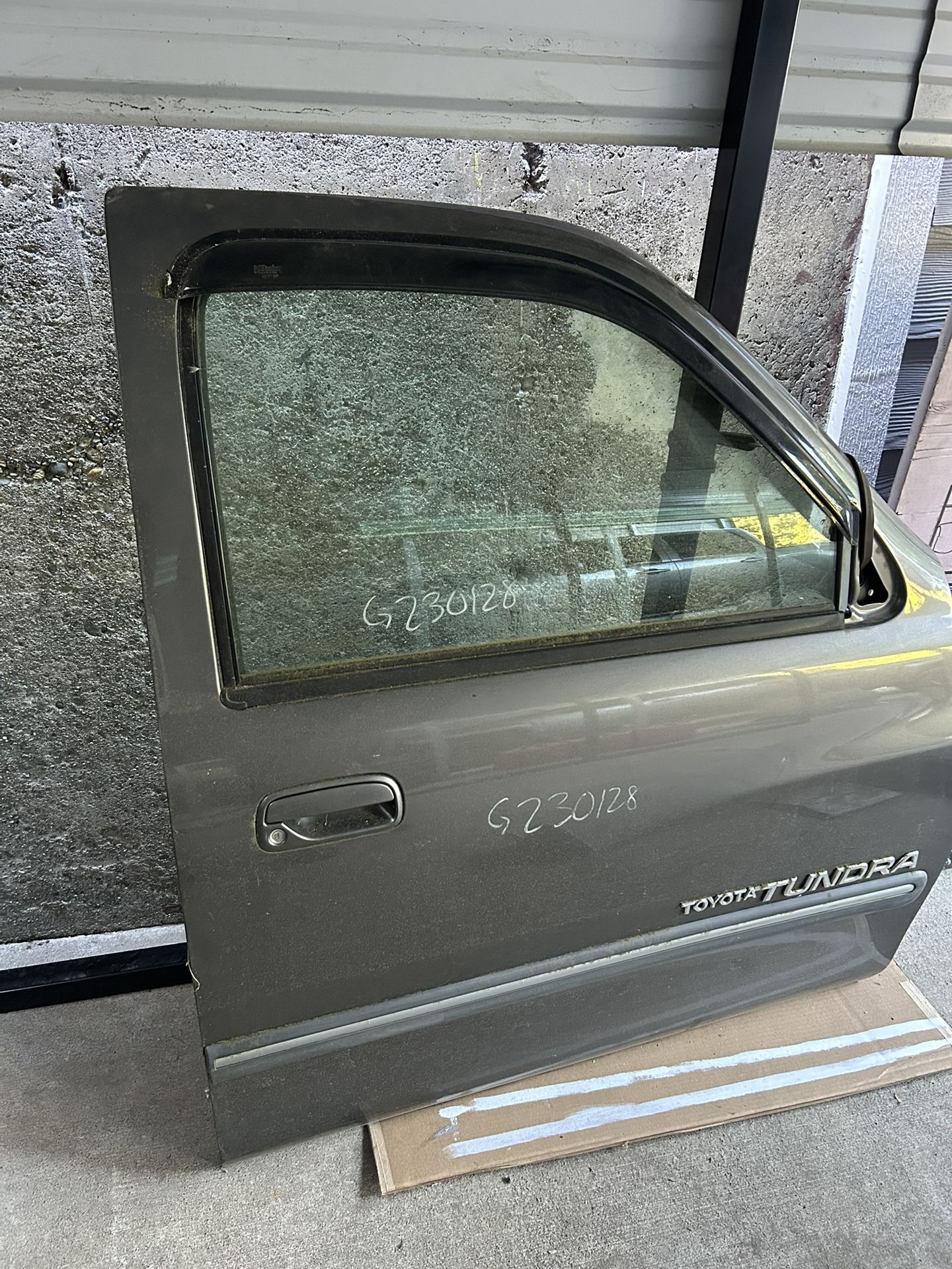 TOYOTA TUNDRA 2003 Front Right Door 000(contact info removed)