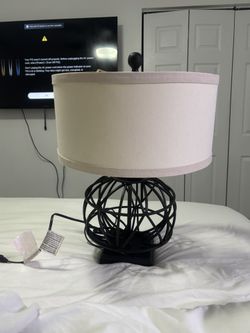 LIKE NEW Farmhouse House Modern Black Table Lamp with Beige Linen Shade 23”