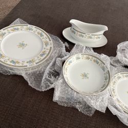 Four Crown China Barclay 519