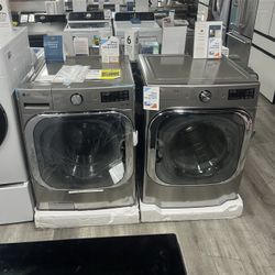 LG - Jumbo 5.2 Cu Ft Mega Capacity Smart Front Load Washer & 9.0 Cu Ft Smart Electric Dryer Set In Graphite Steel 💕