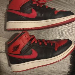Jordan 1s size 5y 