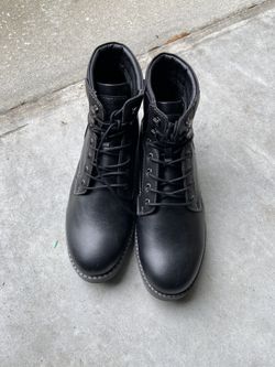 Boots size 9.5