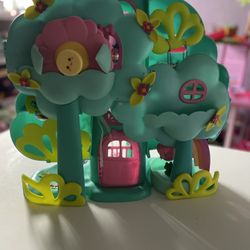 Tree Doll House Portable