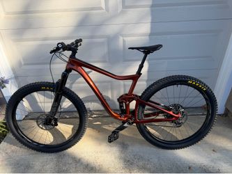 GIANT Trance Mountain Bike