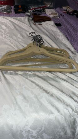 19 FELT HANGERS