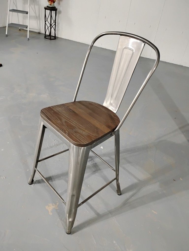 3 Counter Height Stools