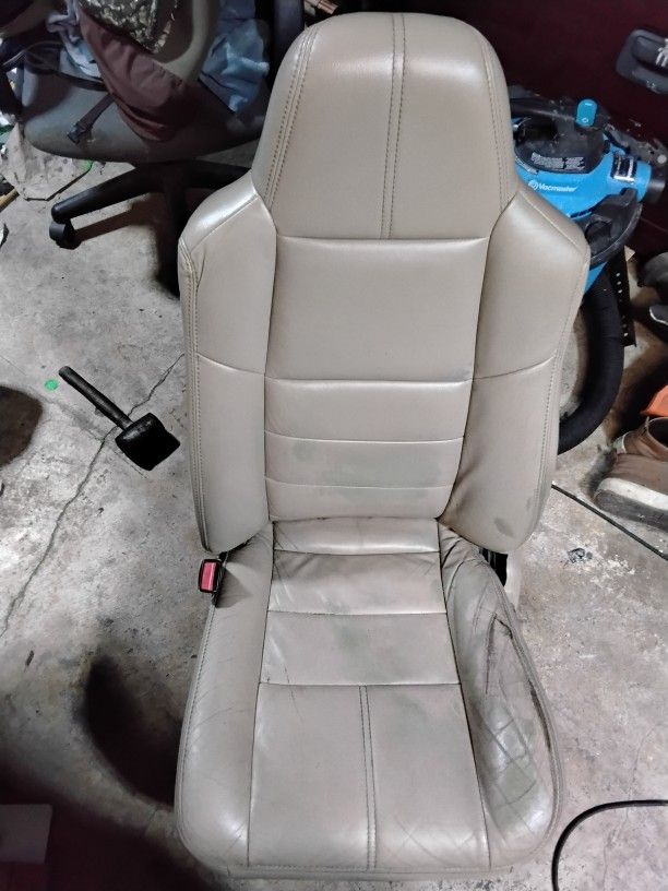 Driverside electric Seat For 08 F350 sd