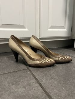 Vintage Rosina Ferragamo Schiavone Leather Pumps