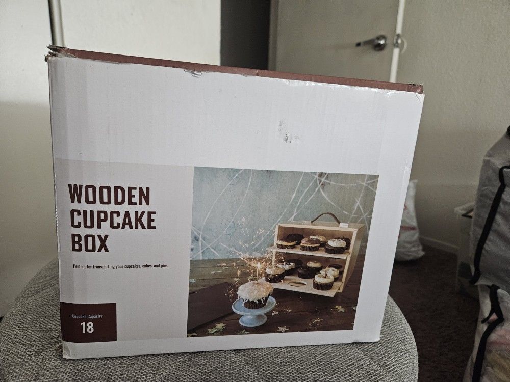 Wooden Cupcake box with Chalk Board $10