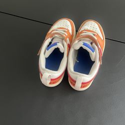 Tengo Este Par De Tenis De Niño Marca Nike 