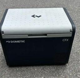 Dometic CFX3 95DZ 94L Dual Zone Electric Cooler/Freezer – Excellent Condition