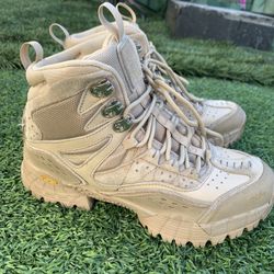 Fila Beige Armada Vibram Lace Up Hiking Boot 1JM01688-200 Men's Size 4.5 Women 6