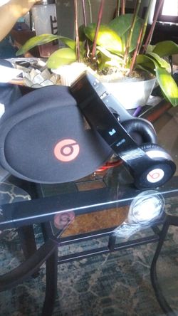 Beats head phone in mint condition