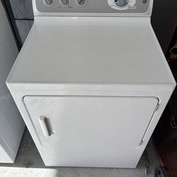 GE Gas Dryer - Large Capacity