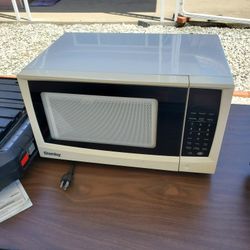 Microwave Oven