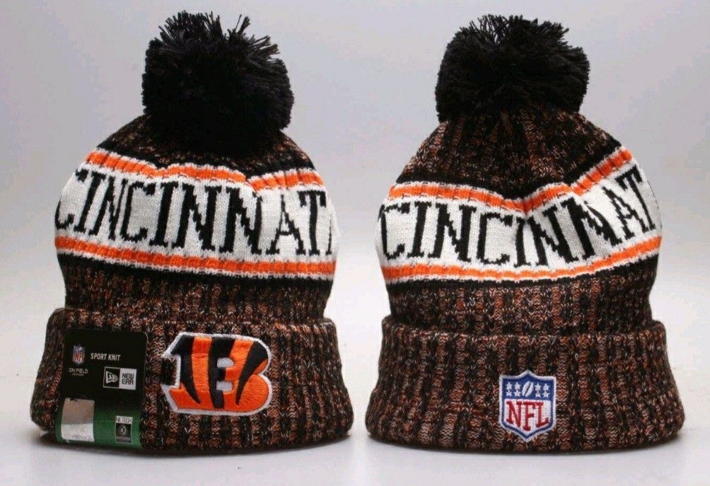 New! Cincinnati Bengals On Field Classic Cuffed Knit Hat with Pom