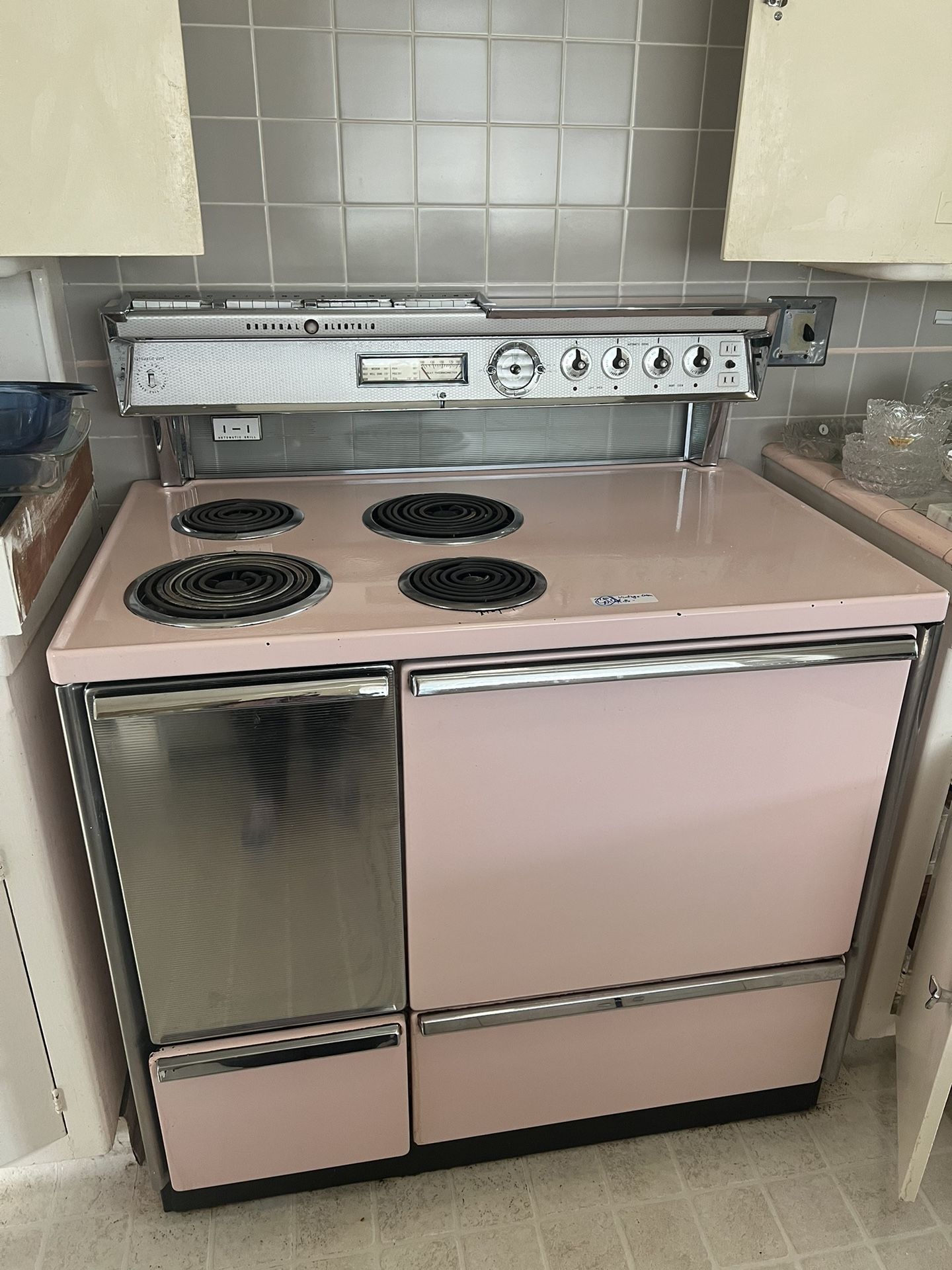 1950’s GE Vintage Pink Stove Oven (pending)