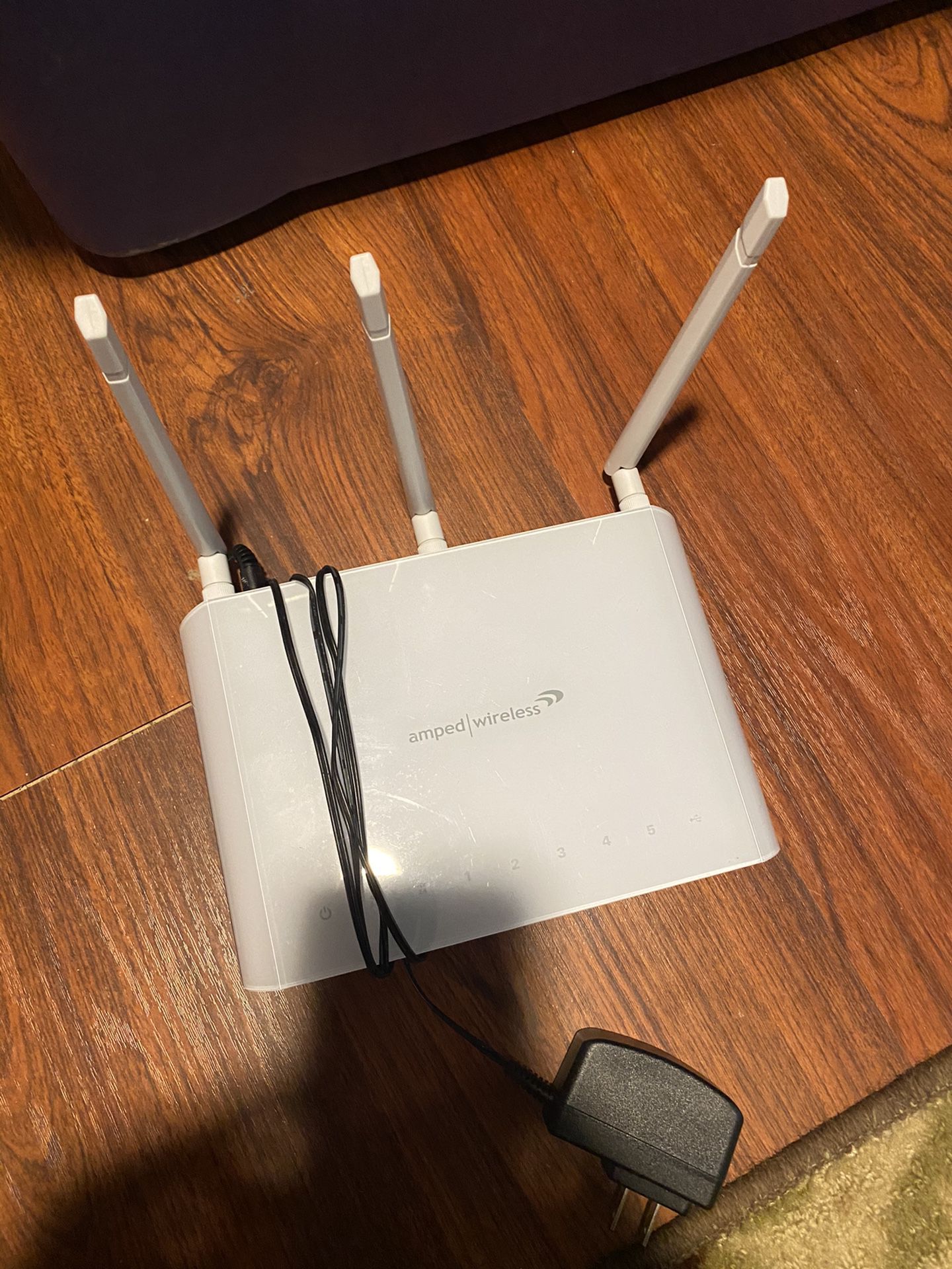 Internet router with powerful wifi extender.